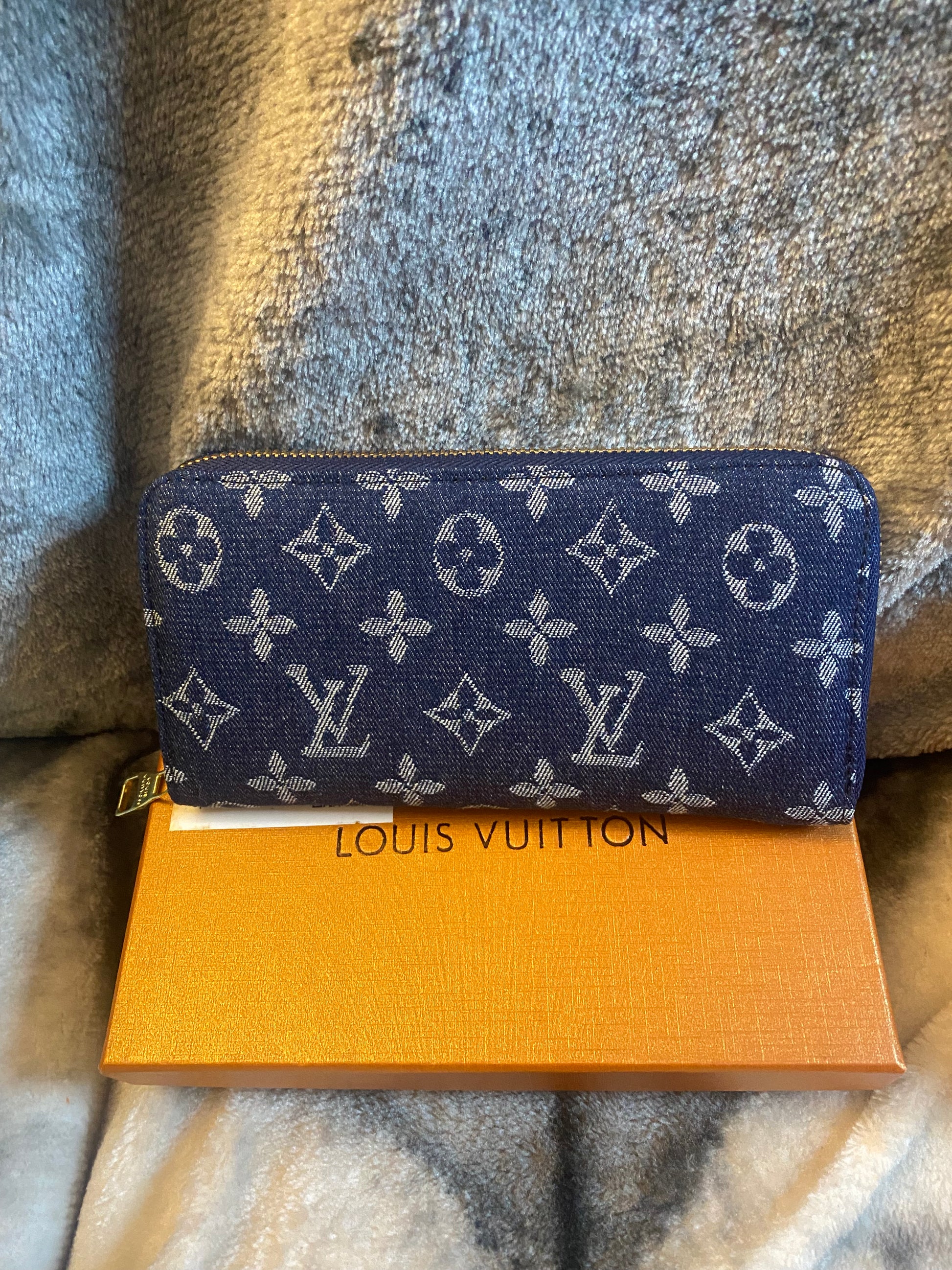 LV Top Zipper Ladies Wallets