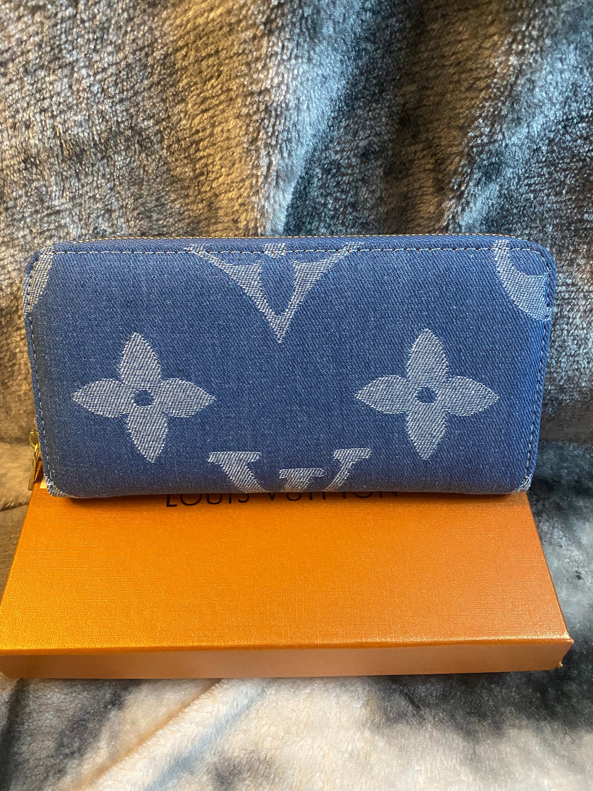 LV Top Zipper Ladies Wallets