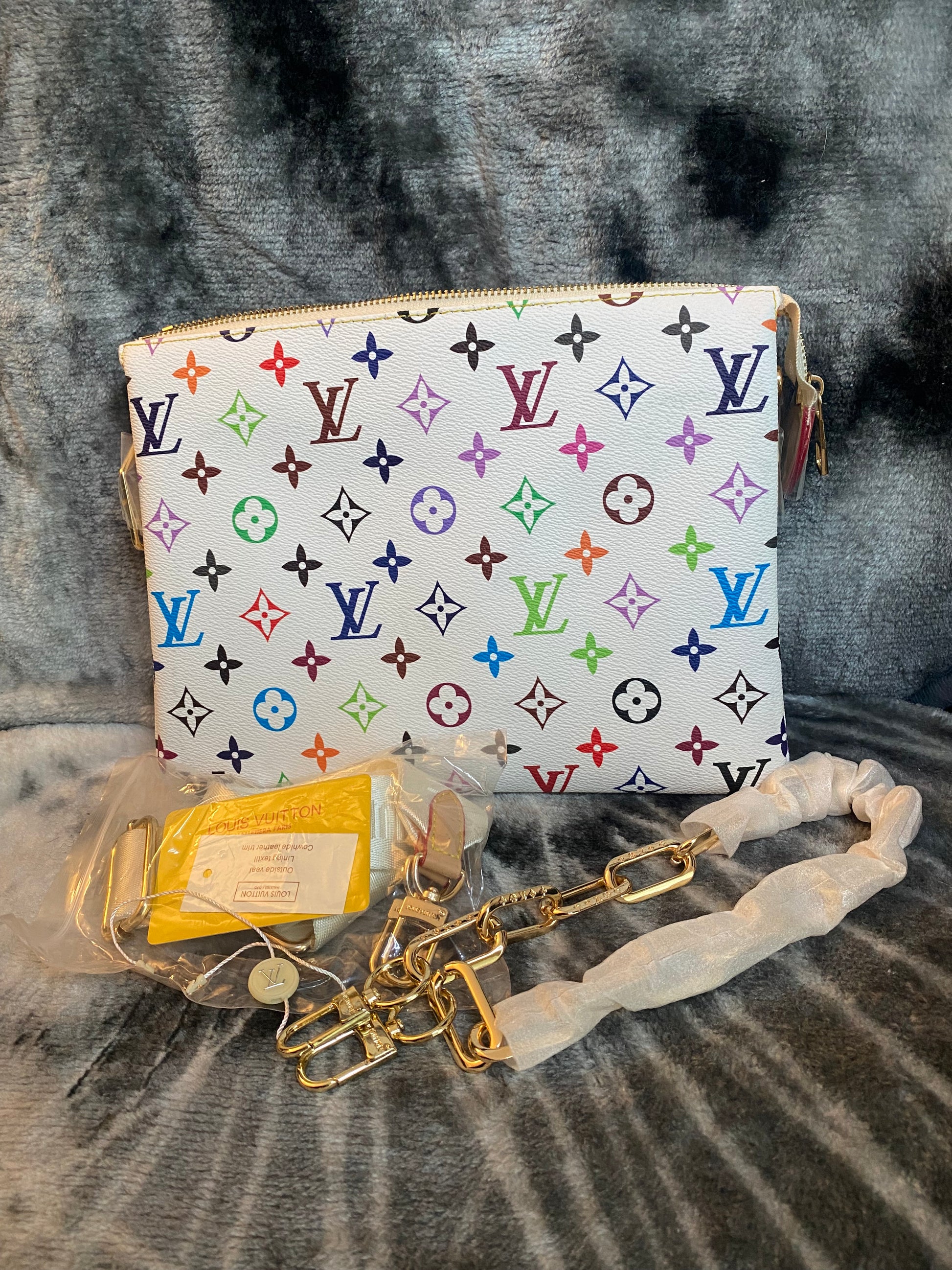 LV Multicolor Coussin