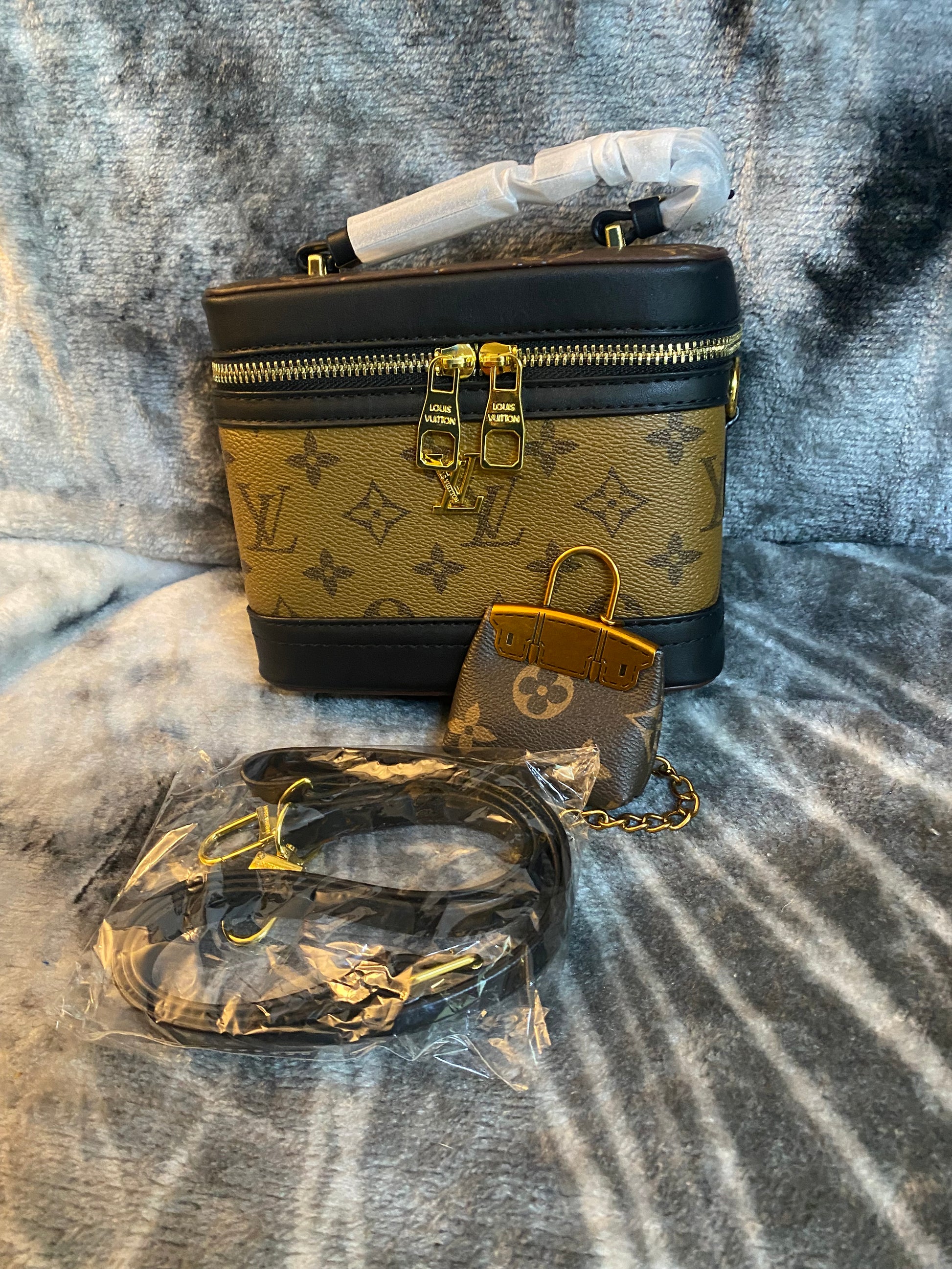 LV Vanity Bag 8"