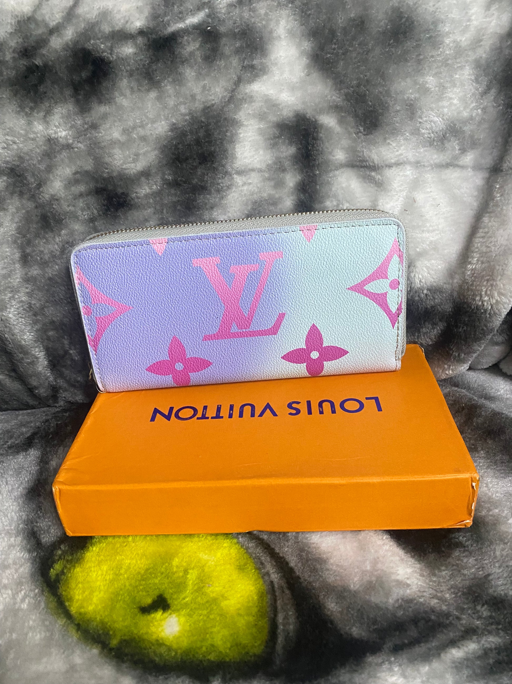 LV Mongram-Reverse Ladies Wallets