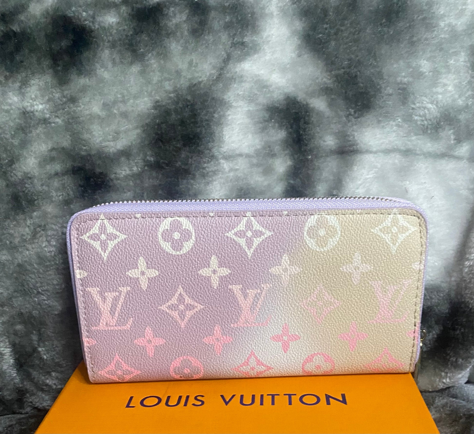 LV Mongram-Reverse Ladies Wallets
