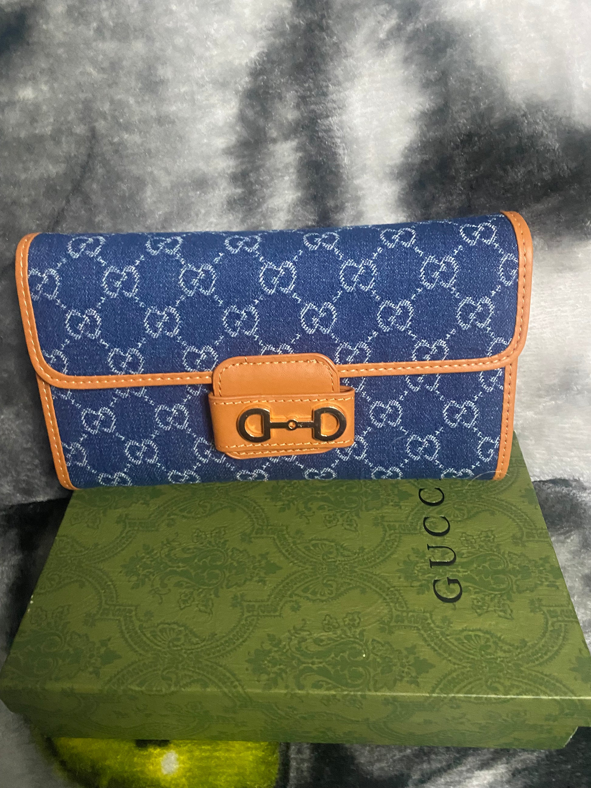GG Crossbody Ladies Wallets - Large