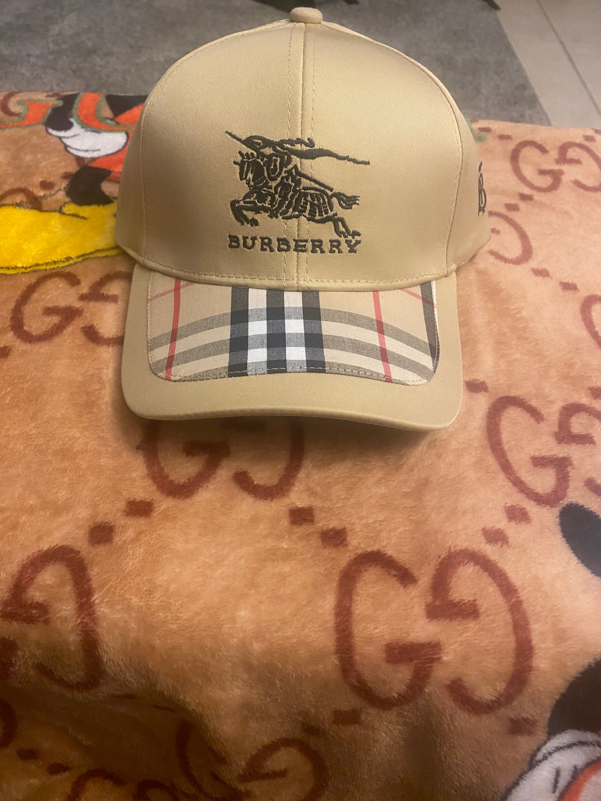 Caps