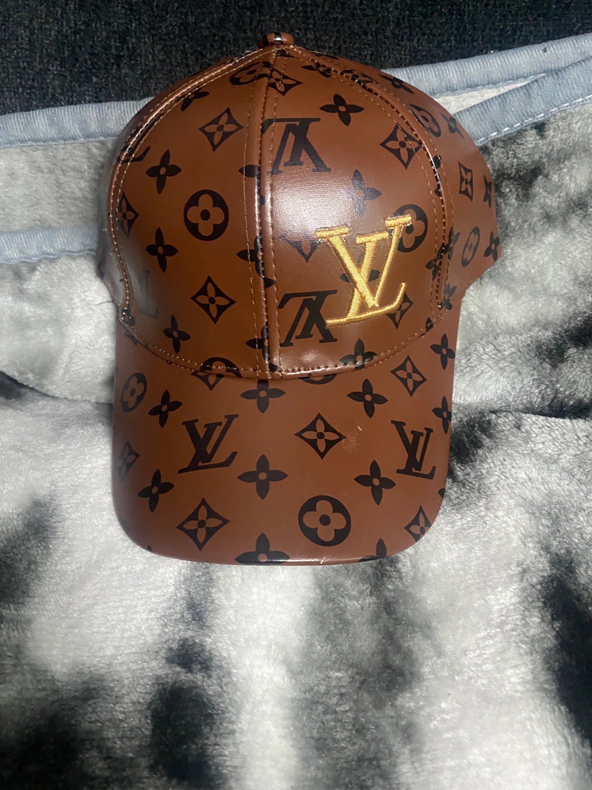 Caps