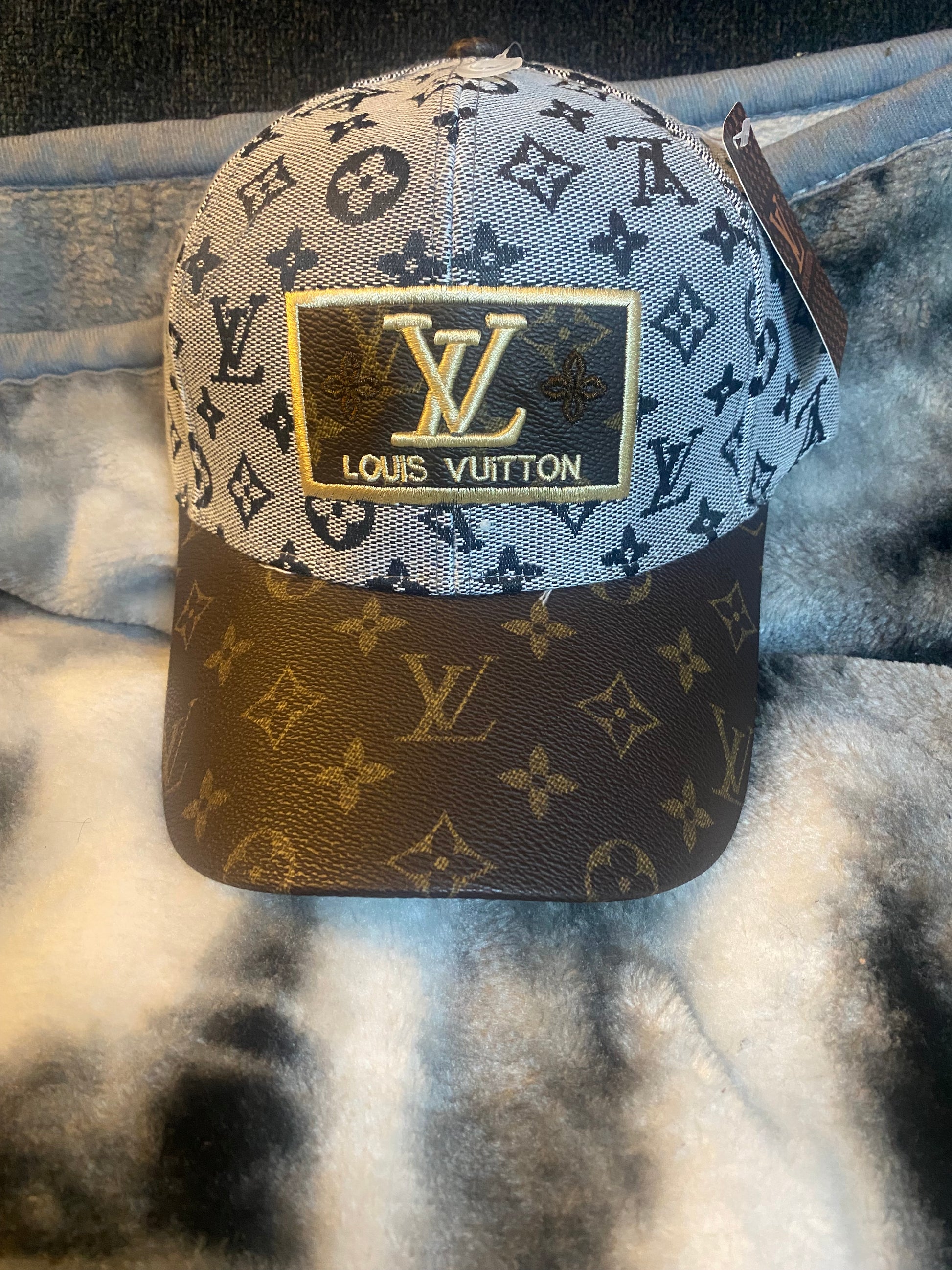 Caps