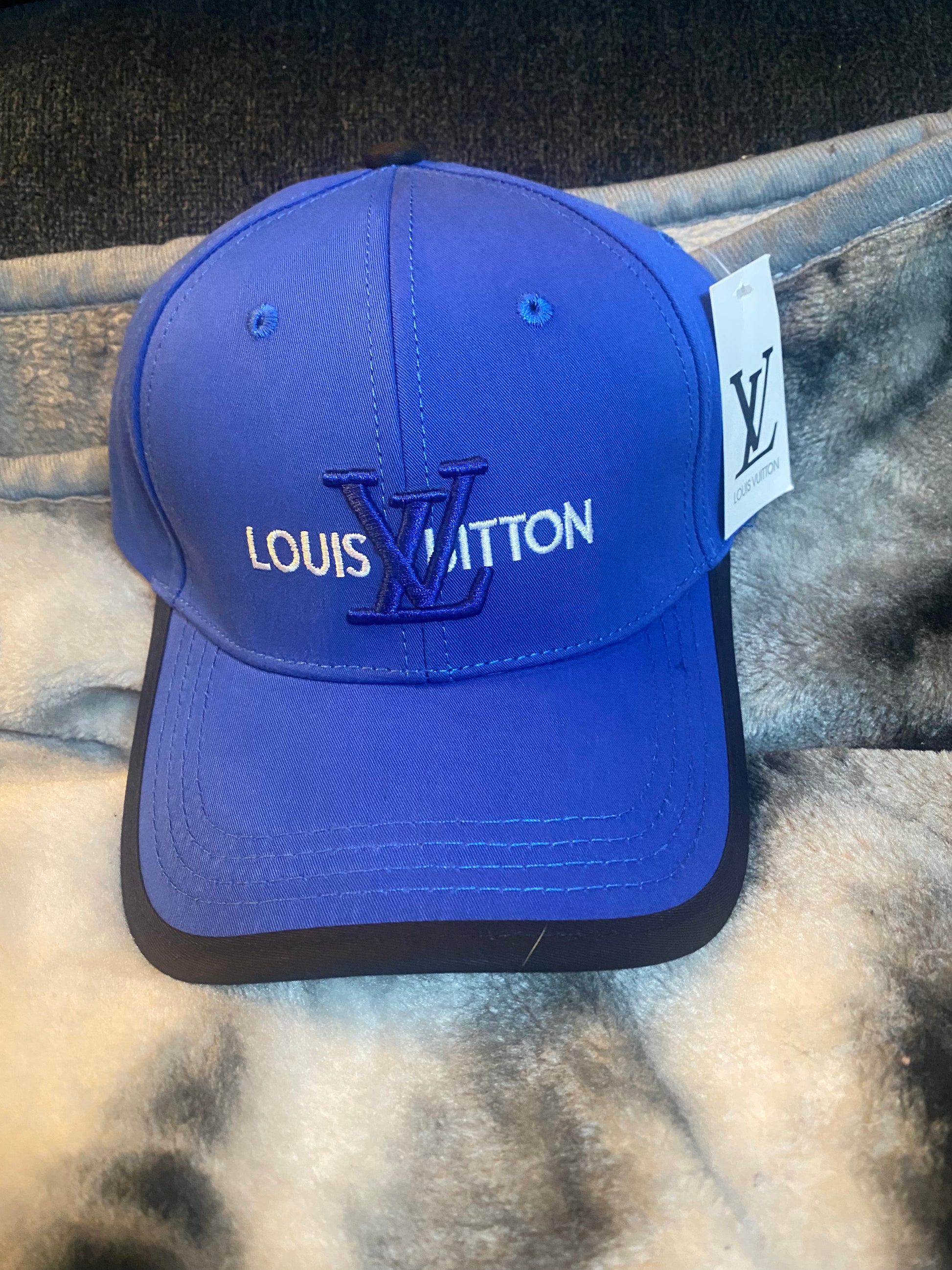 Caps
