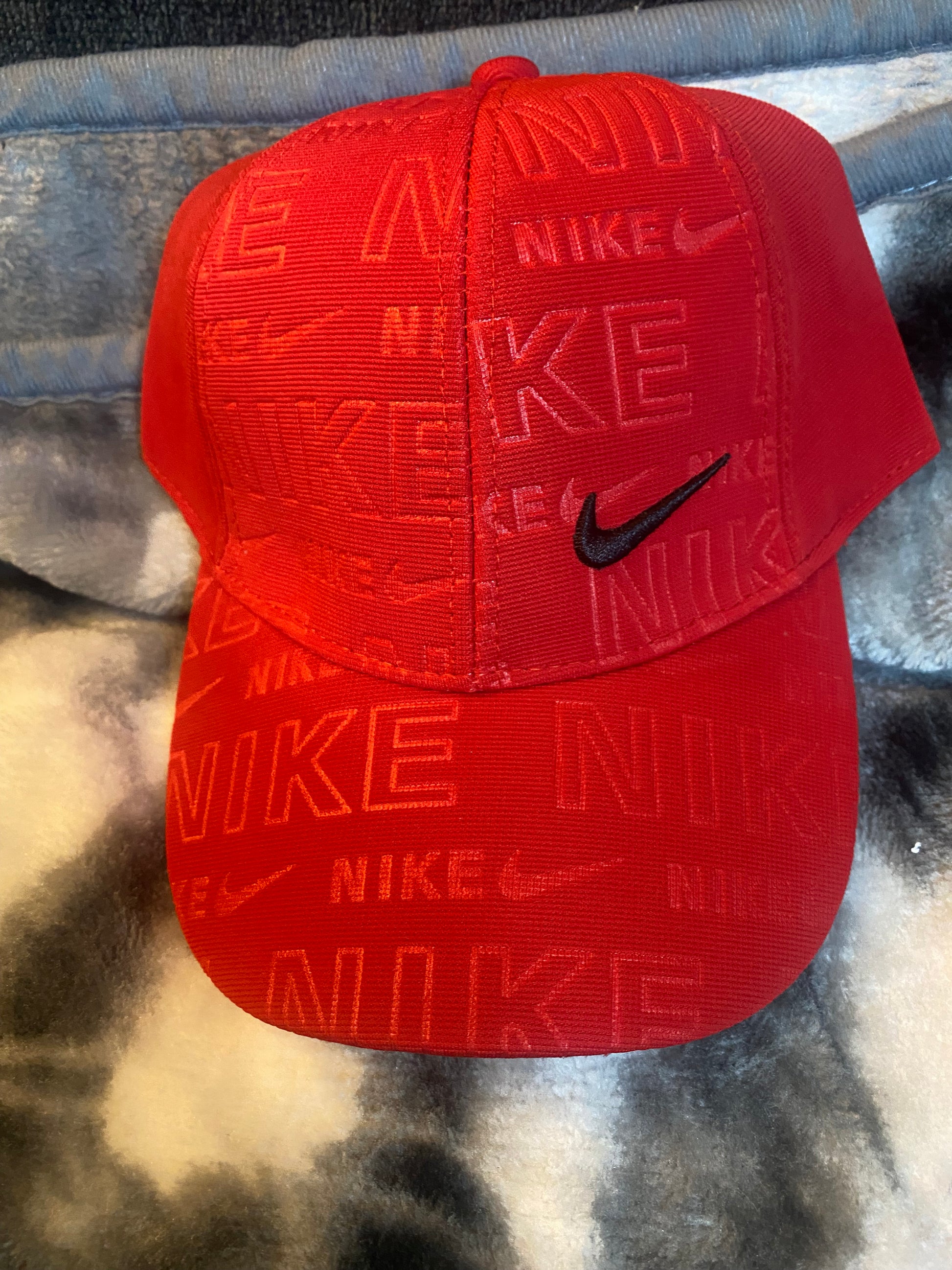 Caps