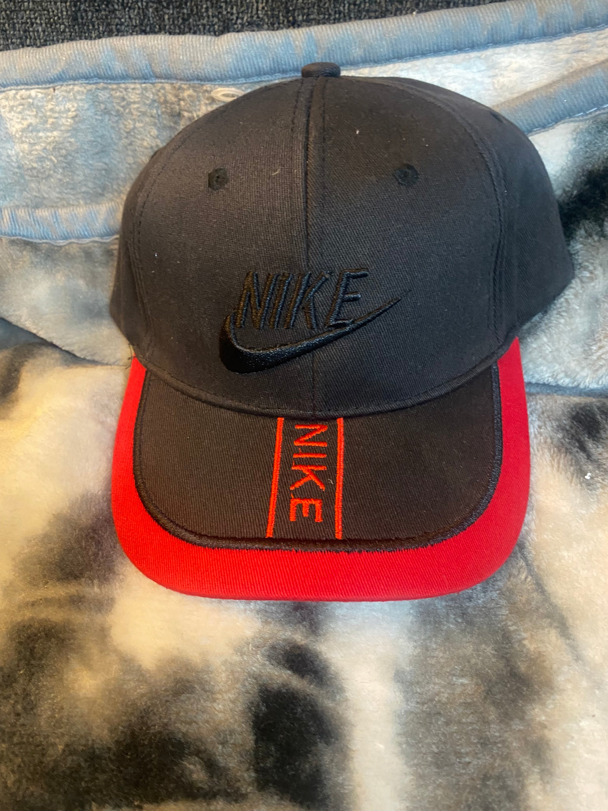 Caps