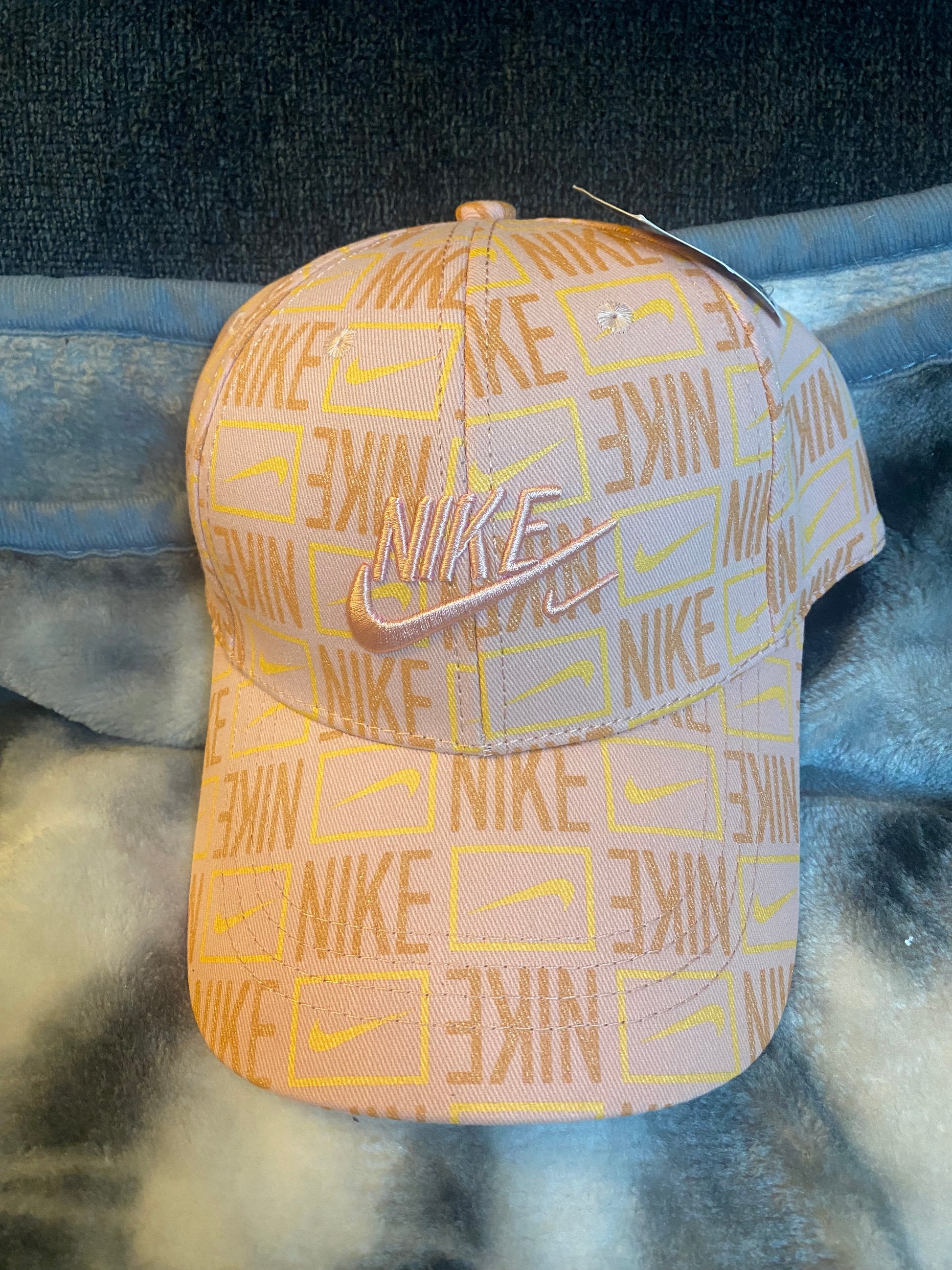 Caps