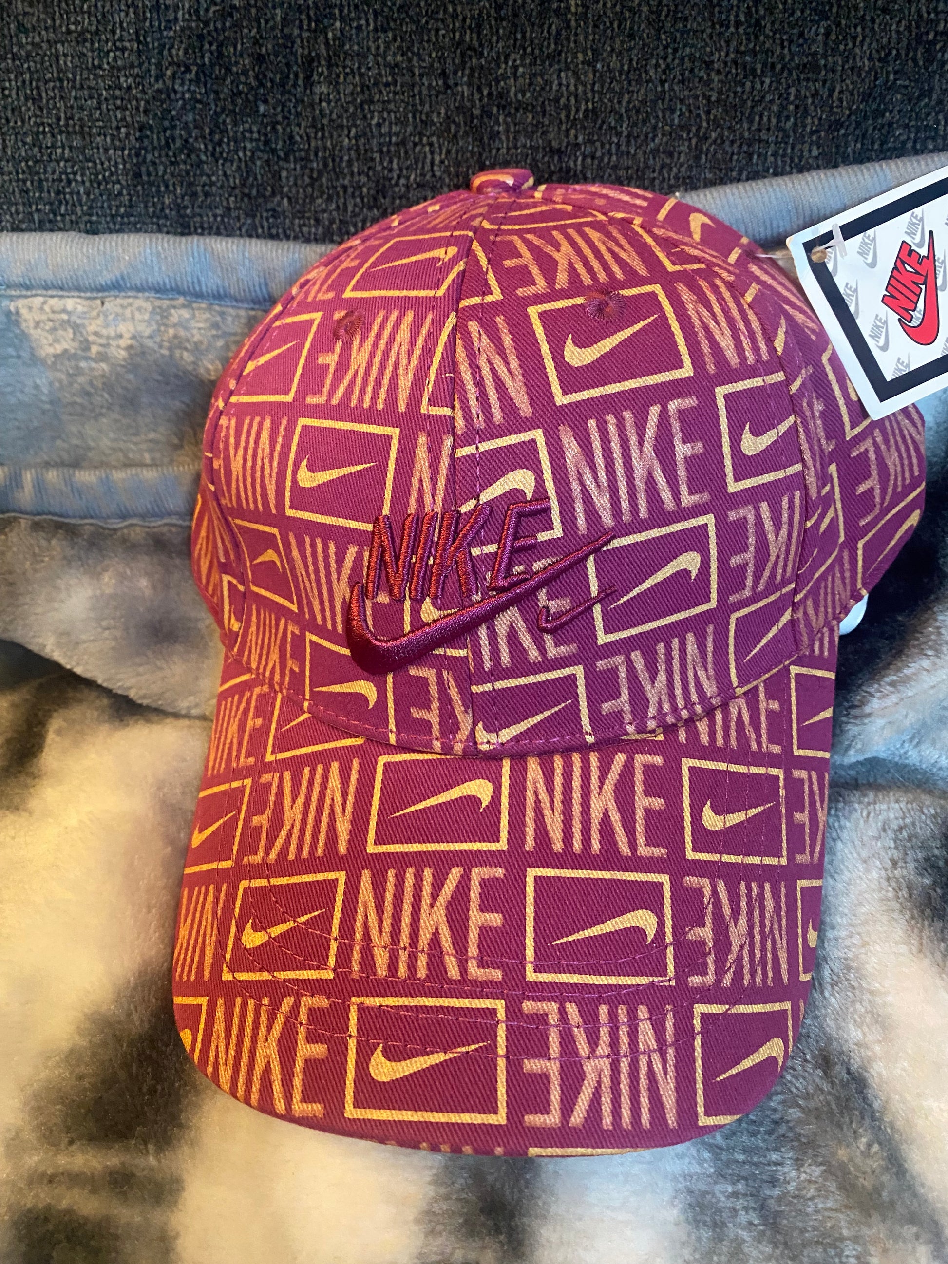 Caps