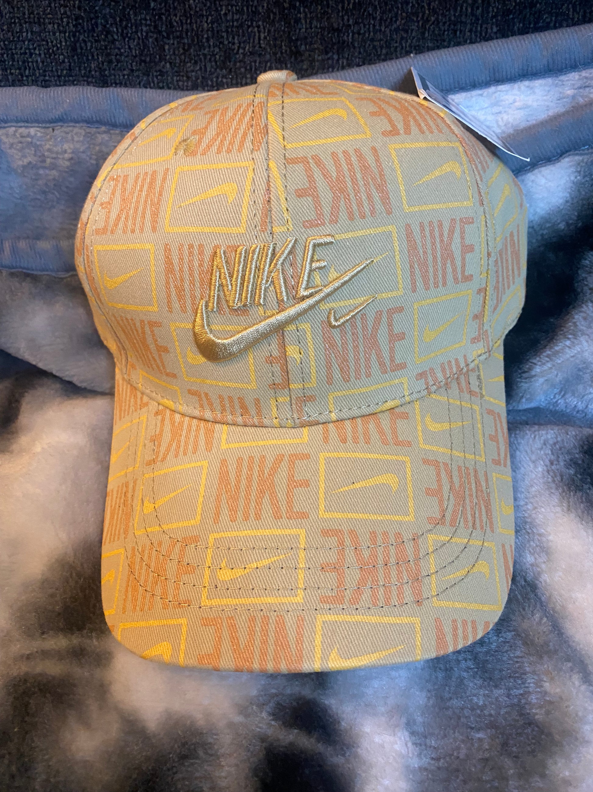 Caps