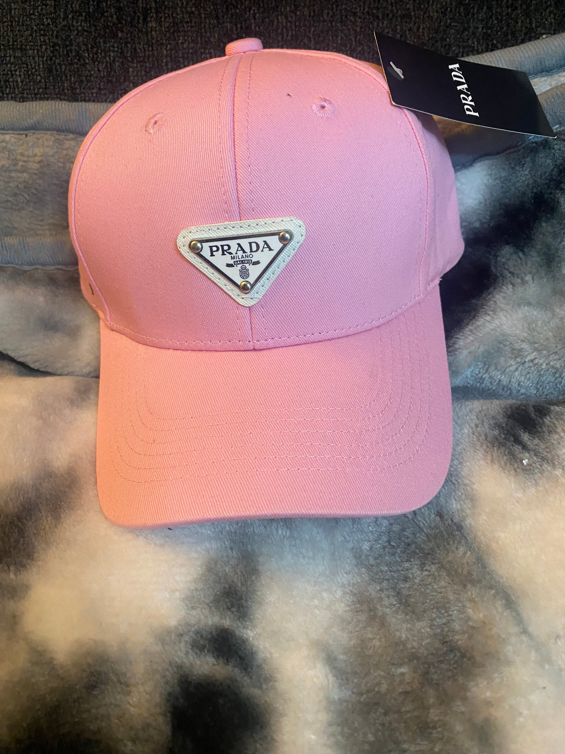 Caps