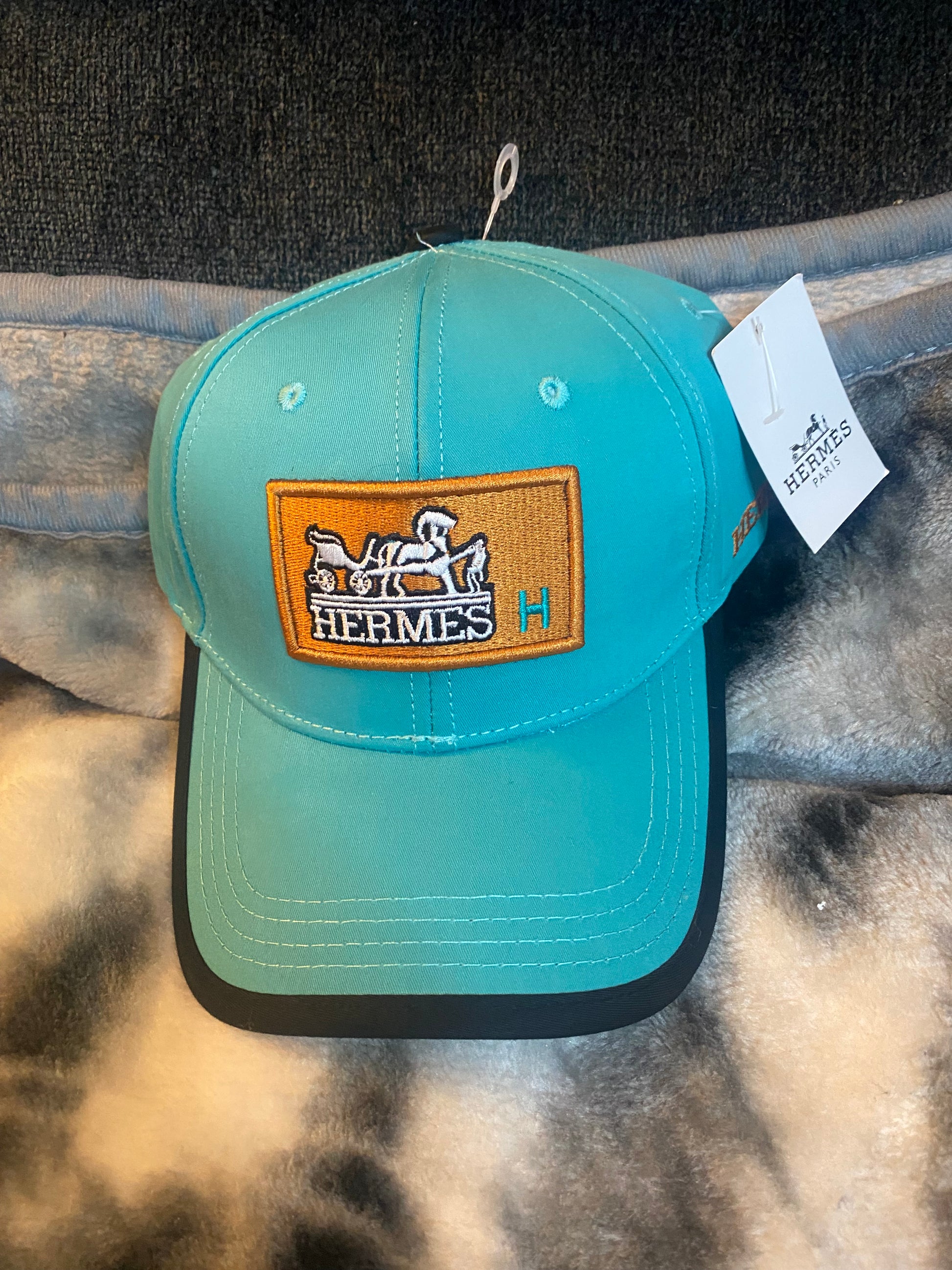 Caps