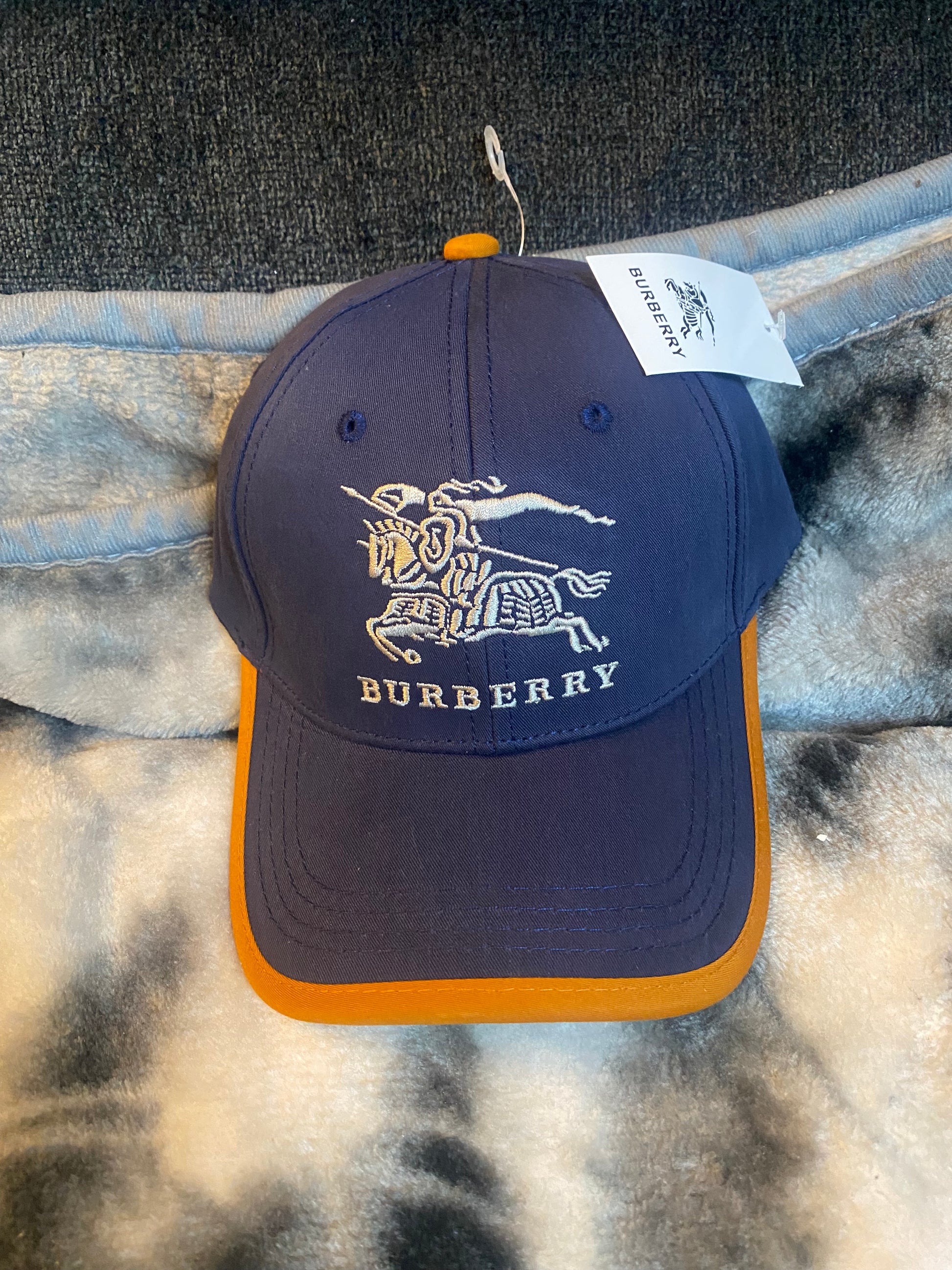 Caps