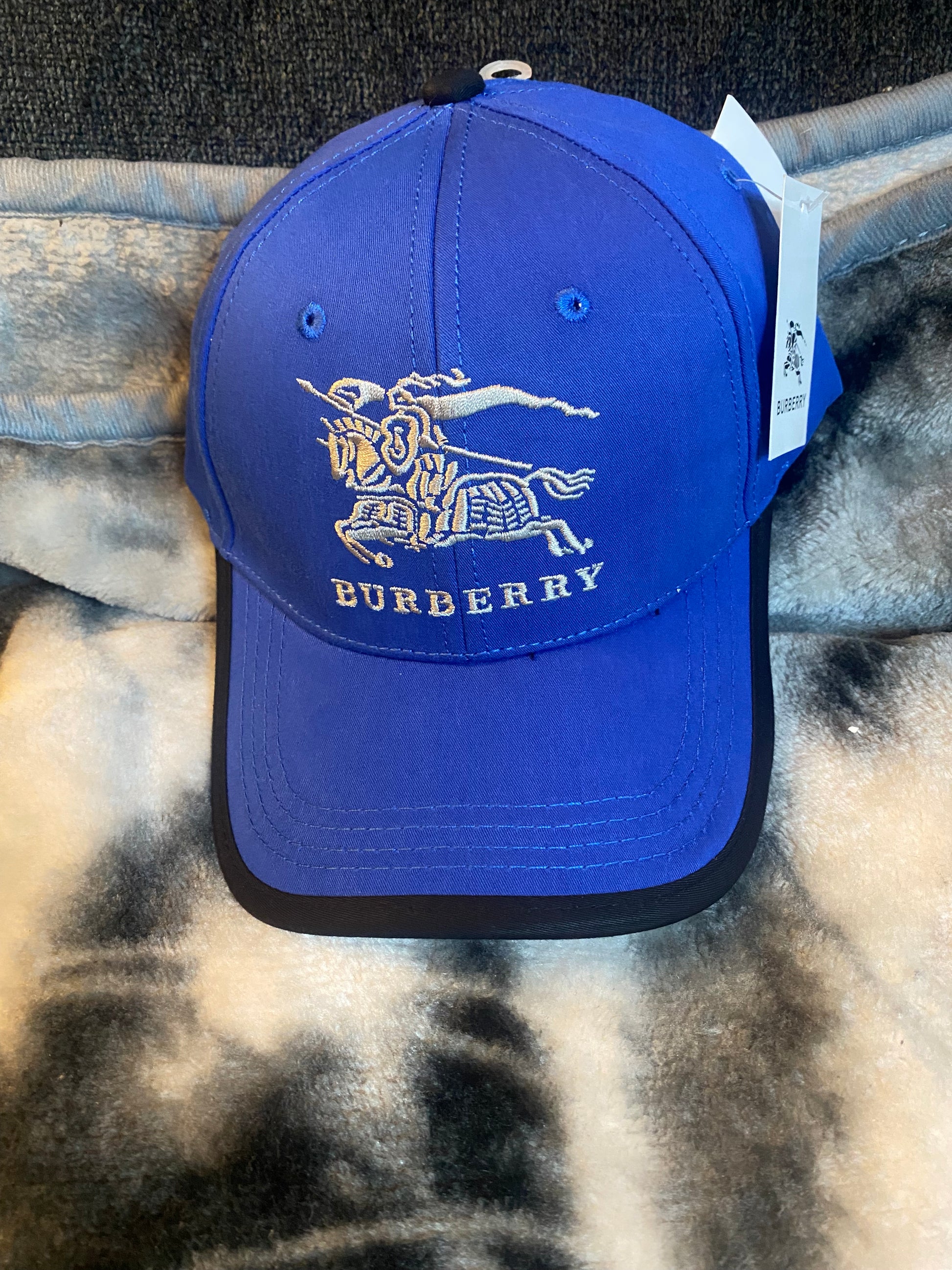 Caps