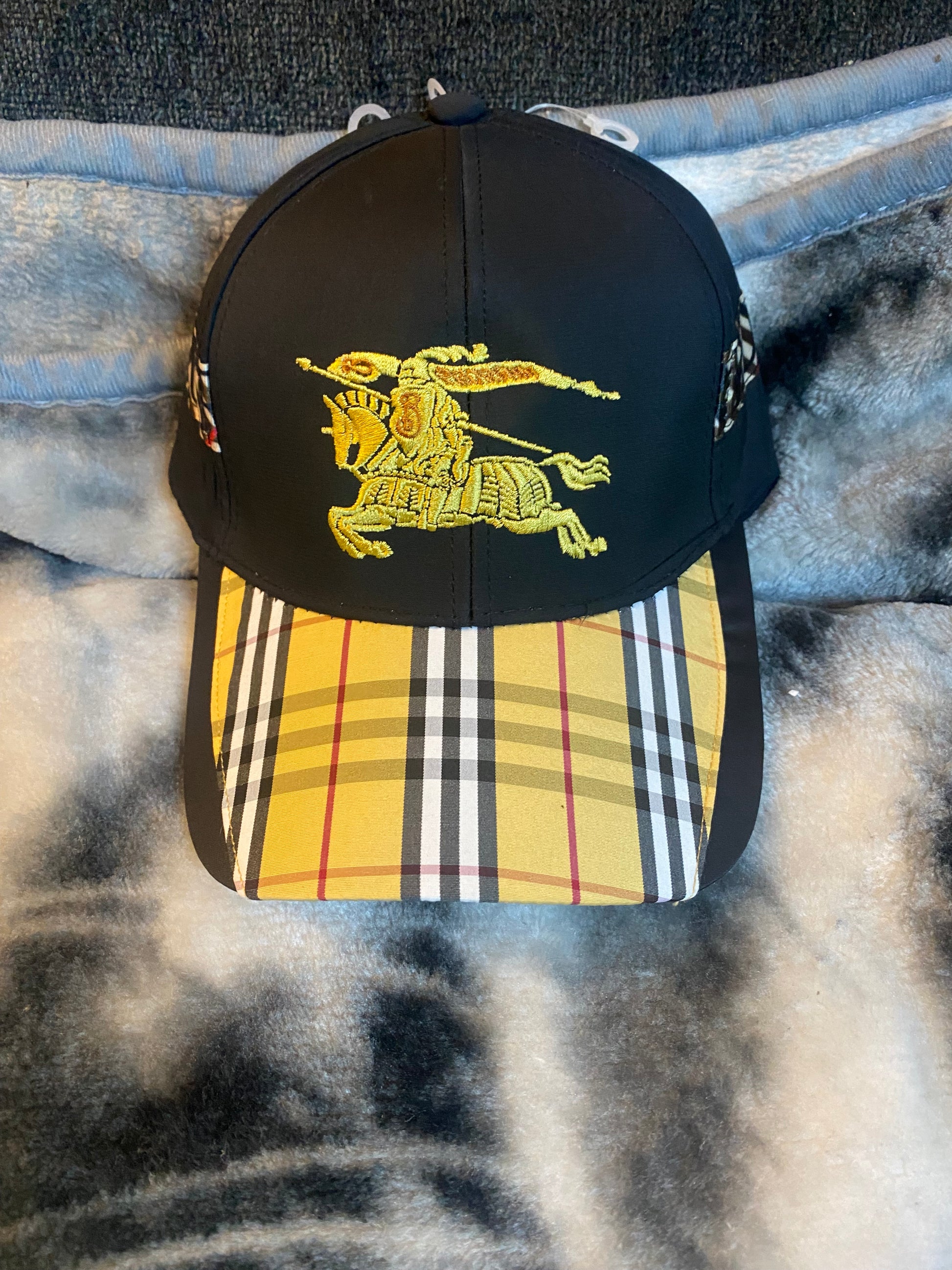 Caps