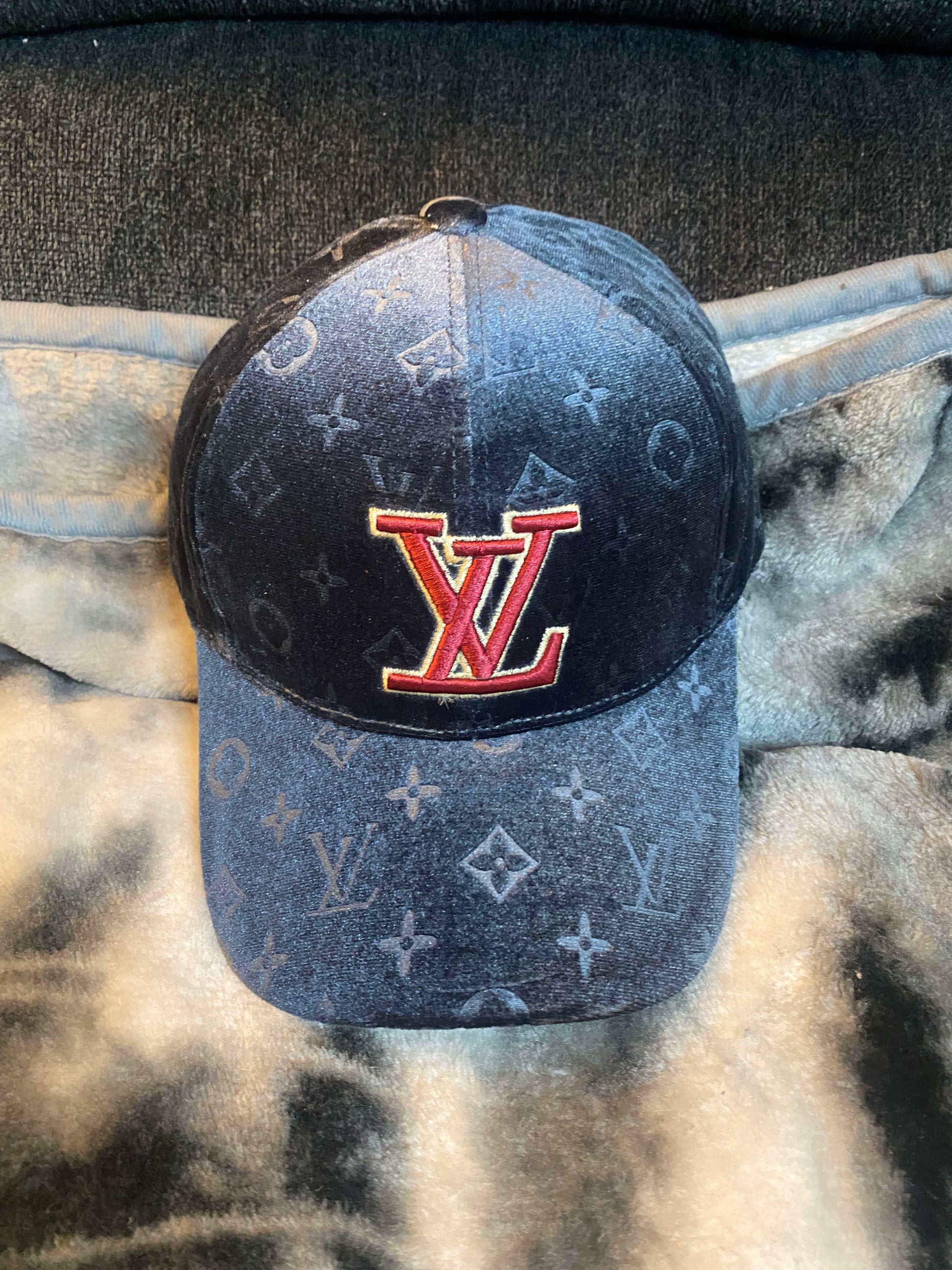 Caps