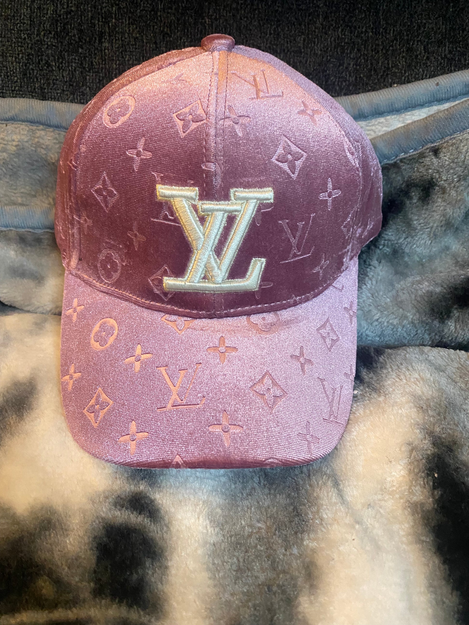 Caps