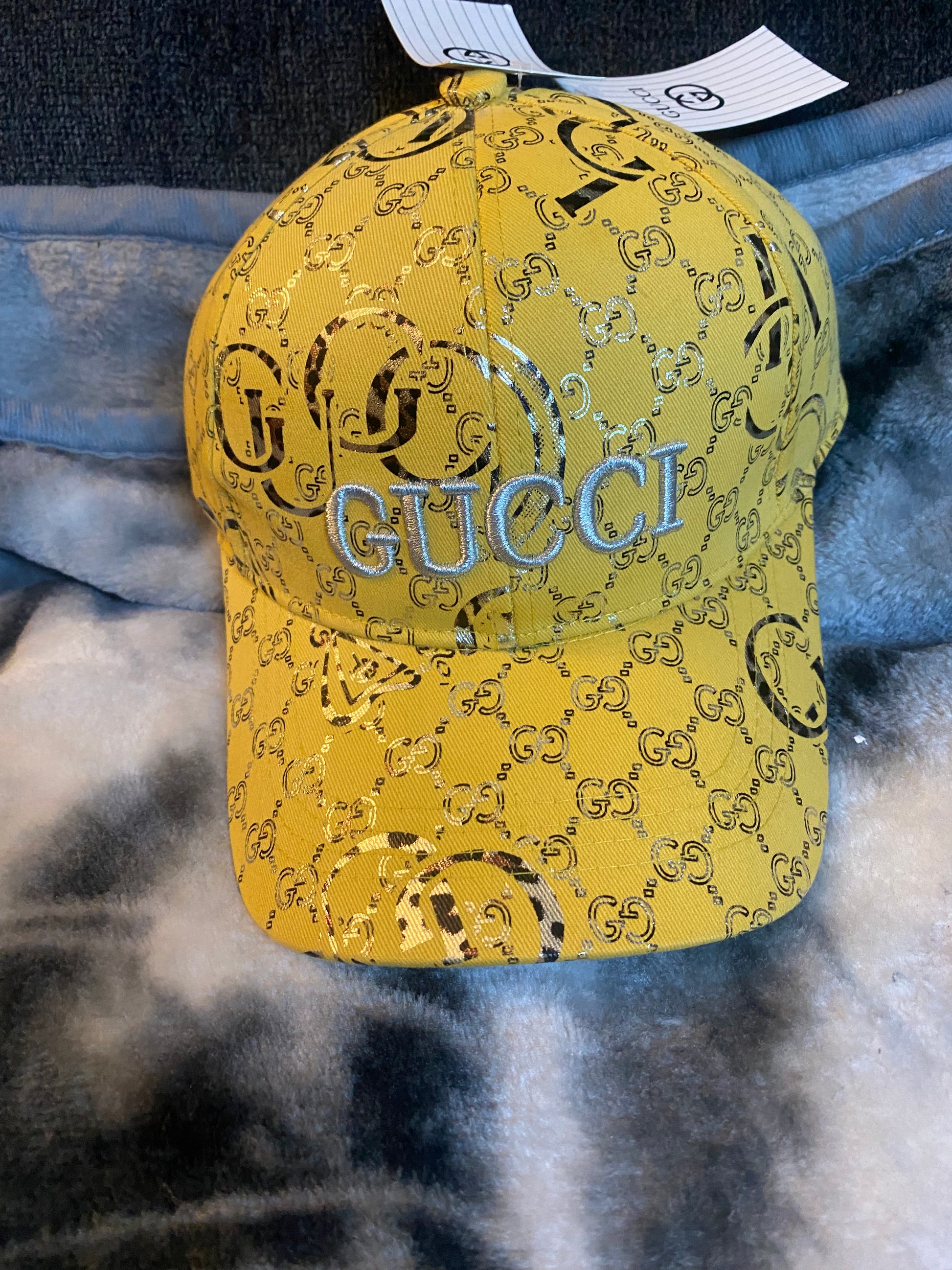 Caps