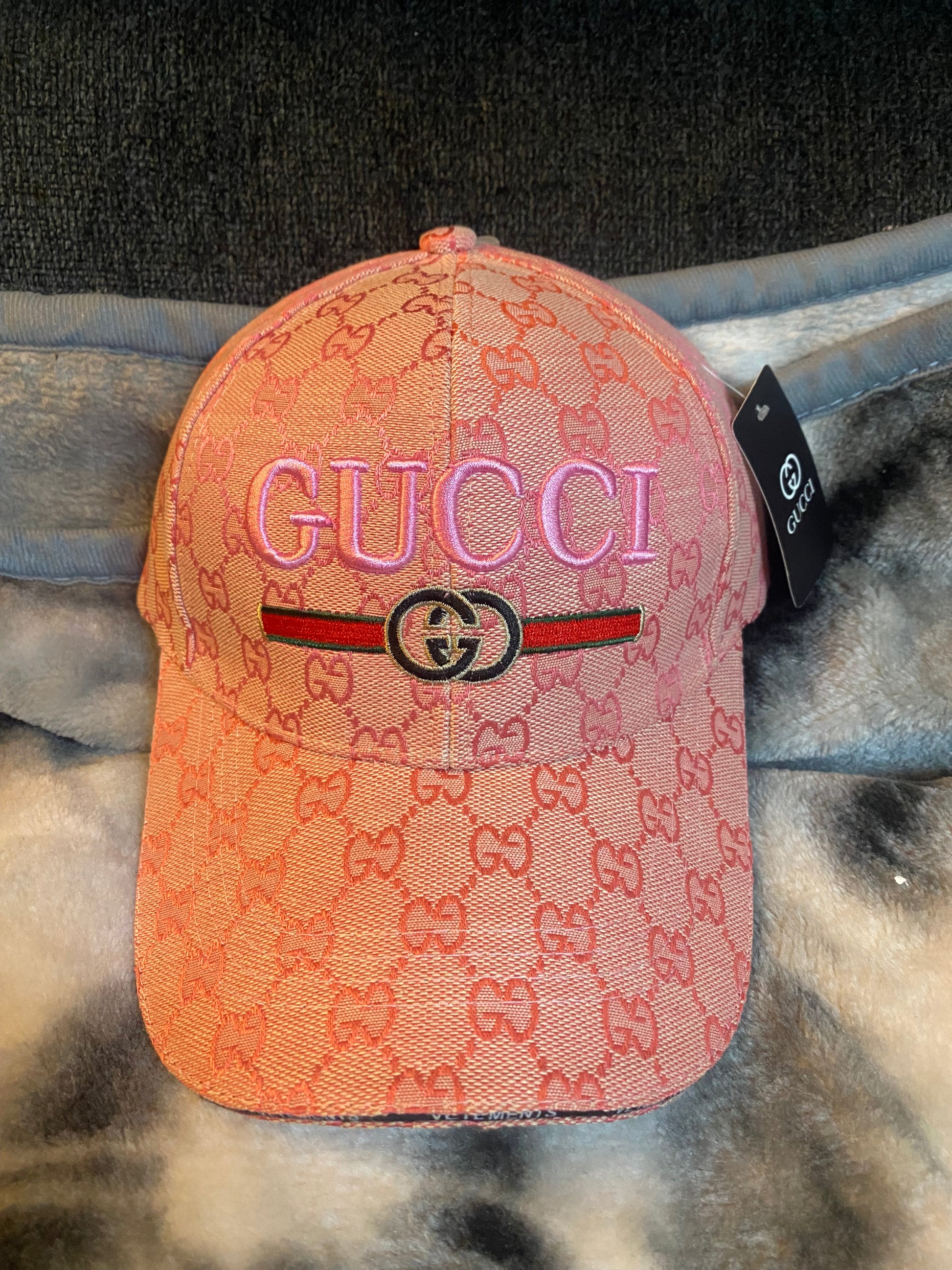 Caps