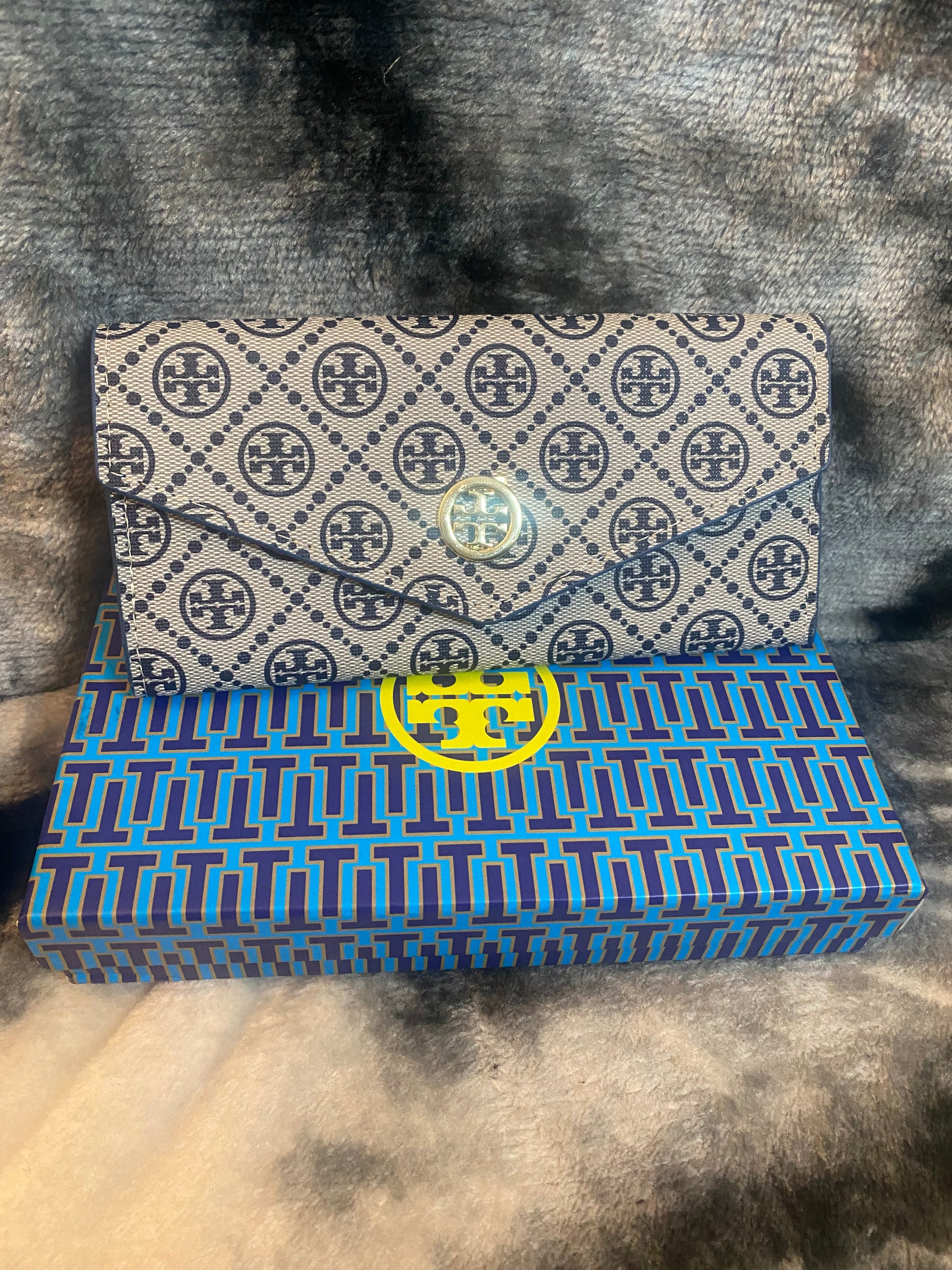Tory Burch Full Size Wallets