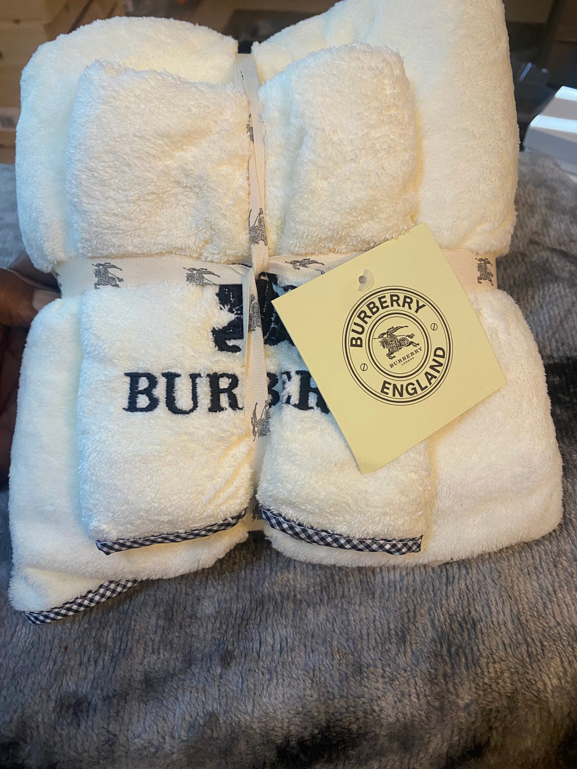 2 pc Burberry Towel Set
