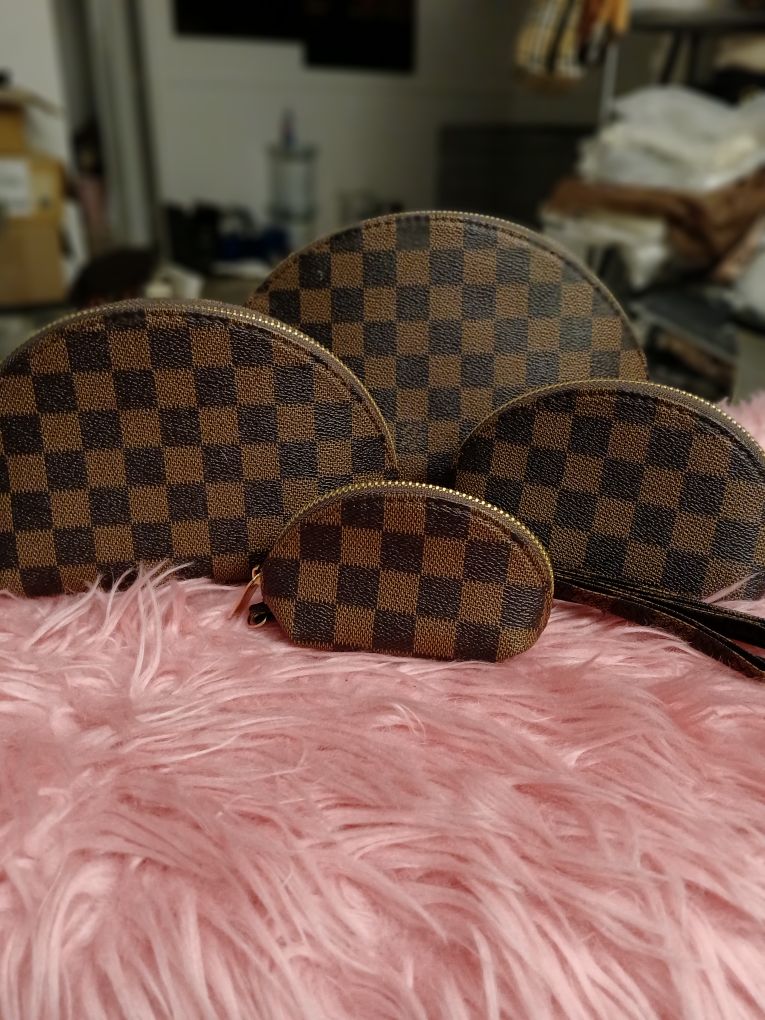 4 PC Makeup Set