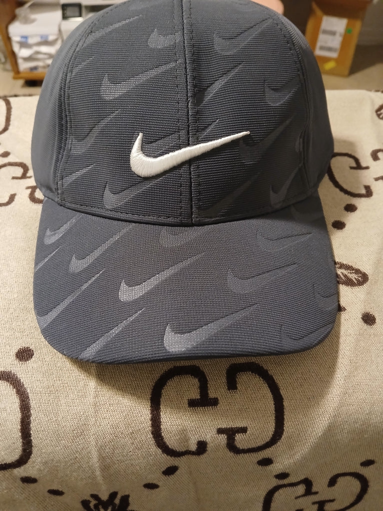 Caps
