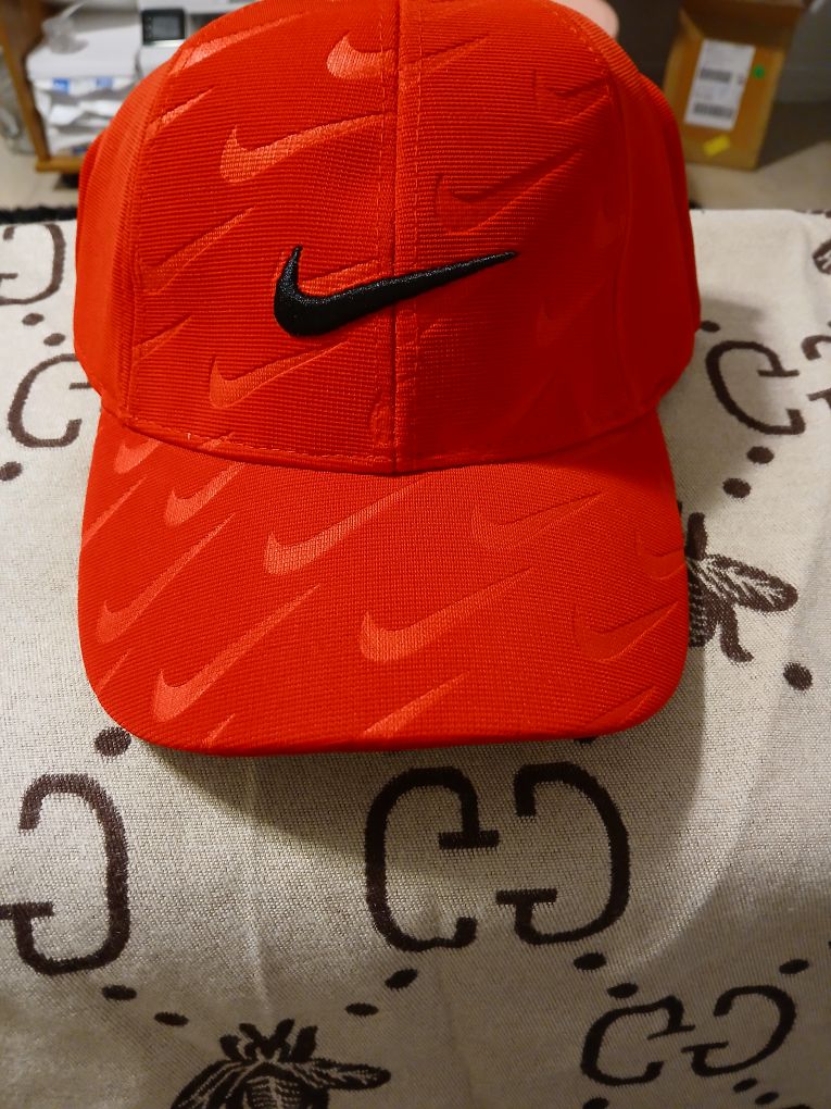 Caps