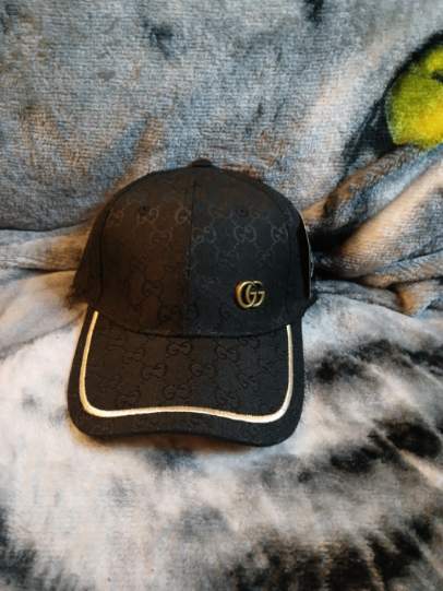 Caps