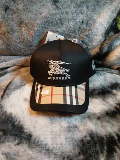 Caps
