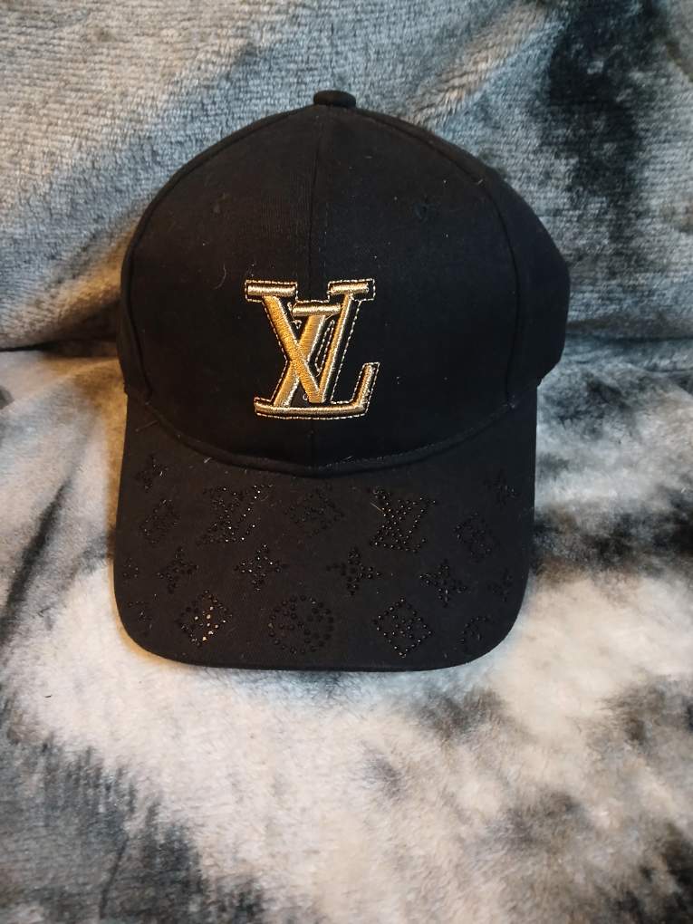 Caps