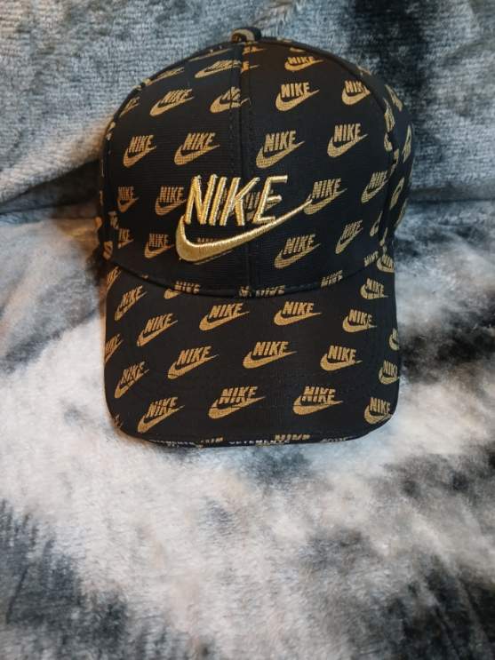 Caps
